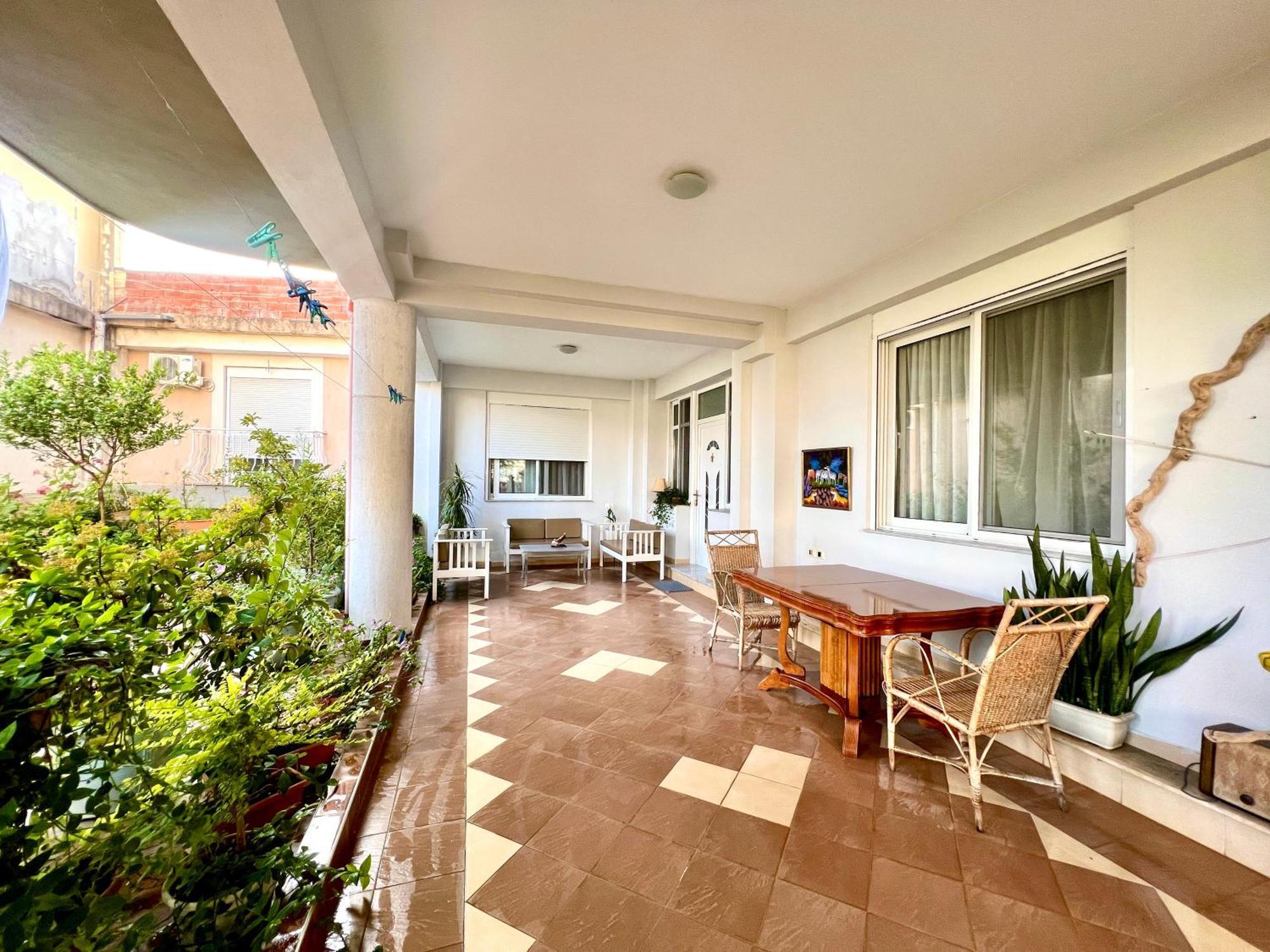 Vila Gjoni Sarande Luaran gambar